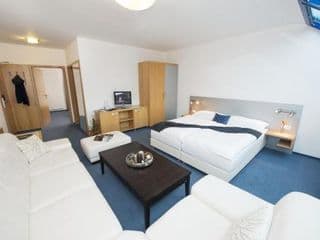 Felicity Garni Hotel