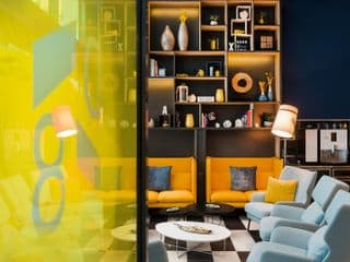 D8 Hotel