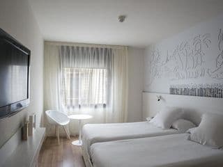 Pol & Grace Hotel