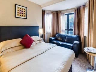 Academy Plaza Hotel