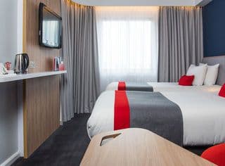 Holiday Inn Express London Luton Airport, an IHG Hotel