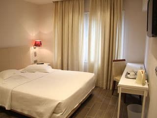 Piraeus City Hotel