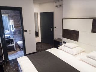 Log In Rooms