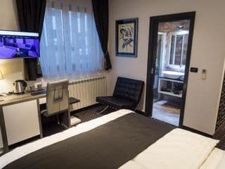 Log In Rooms